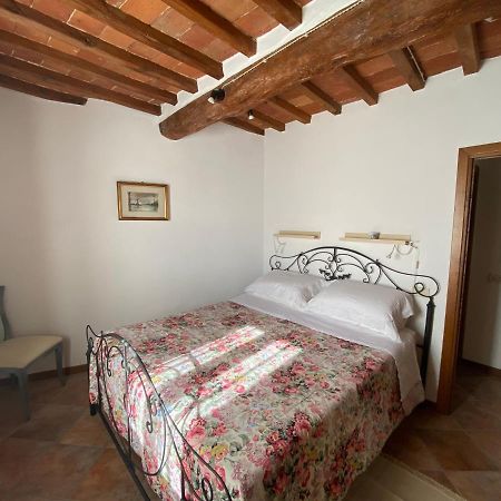 L'Angolodipetroio Apartment Luaran gambar