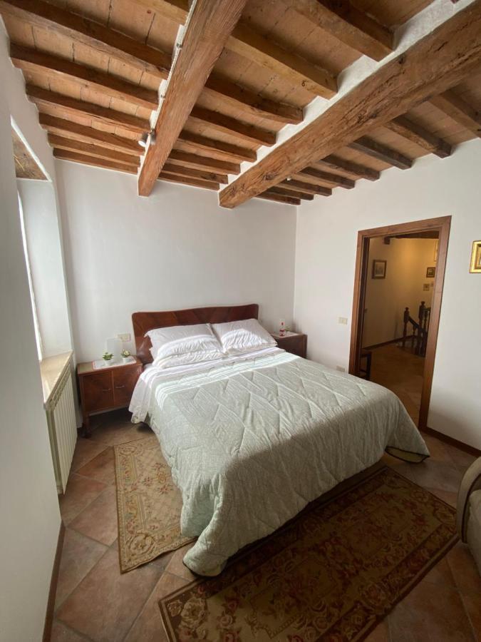 L'Angolodipetroio Apartment Luaran gambar